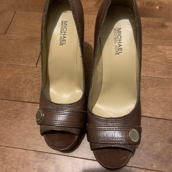 Michael Kors Shoes - Picture 1 of 3